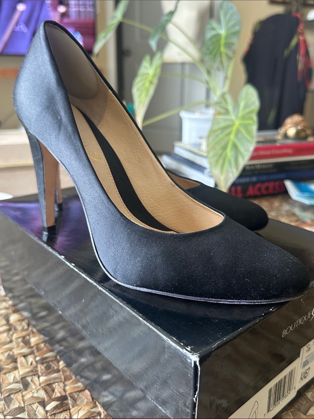 Classic Black Women's Satin Pumps - Elegant Everyday Heel size 8